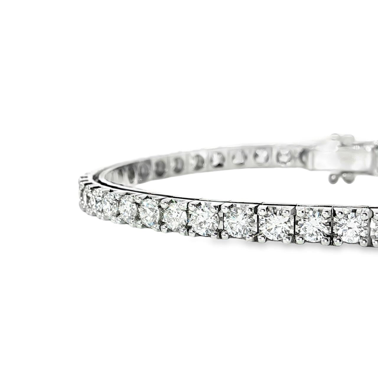 18ct white gold diamond tennis bracelet with 51 round brilliant cut diamonds totalling 5.41ct
