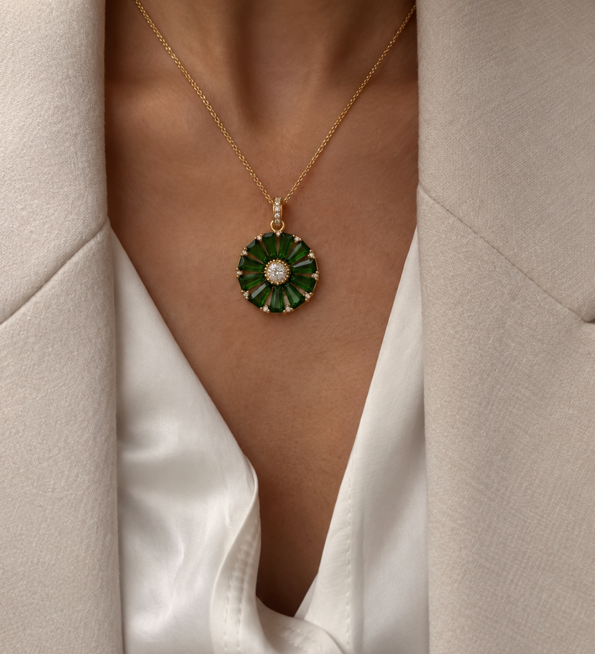 18ct yellow gold chrome diopside and diamond wheel pendant with central diamond