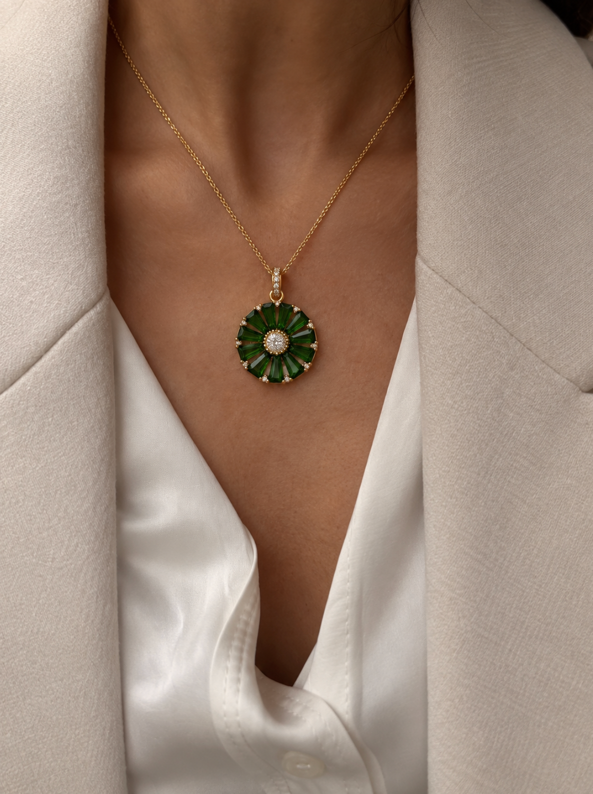 18ct yellow gold chrome diopside and diamond wheel pendant with central diamond