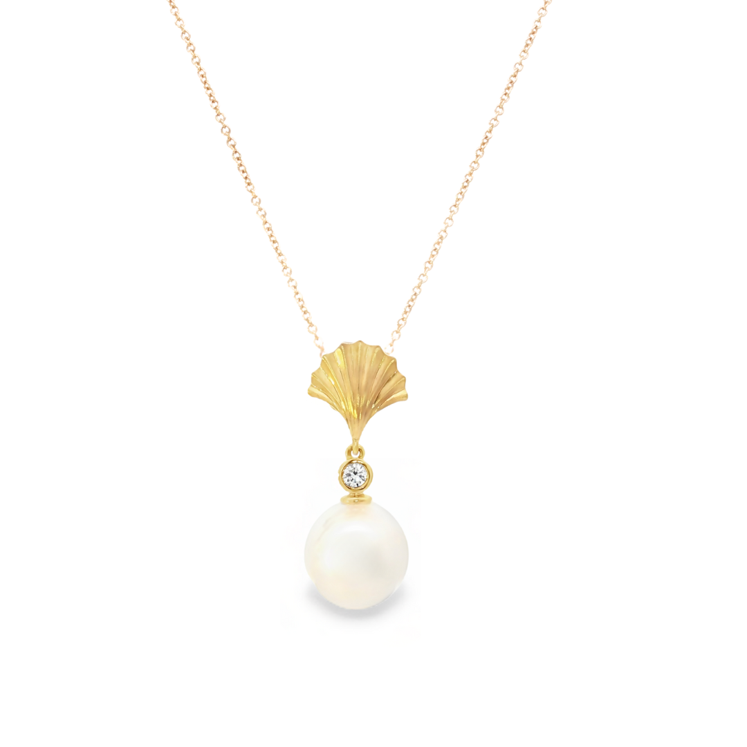 Autore 18ct yellow gold South Sea pearl and diamond necklet with 10mm pearl, bezel set diamond and fan-shaped top on a 50cm fine trace link chain.