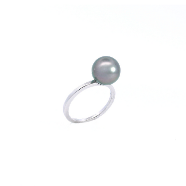 Autore 18ct white gold ring with a 10mm near-round green Tahitian pearl in a classic cup setting.