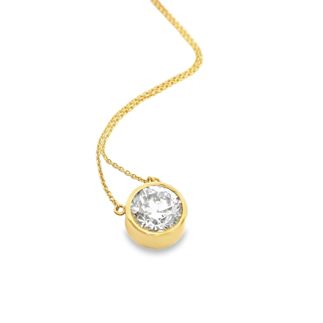 18ct yellow gold pendant featuring a 3.19ct round brilliant cut diamond (O VS2) in a bezel setting on a fine 45cm trace link chain.