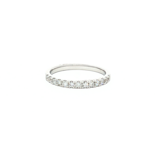 18ct white gold diamond wedding ring featuring a claw-set row of round brilliant cut diamonds across the top.