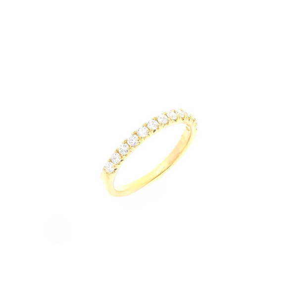 18ct yellow gold diamond ring featuring a straight row of claw-set round brilliant cut diamonds across the top.