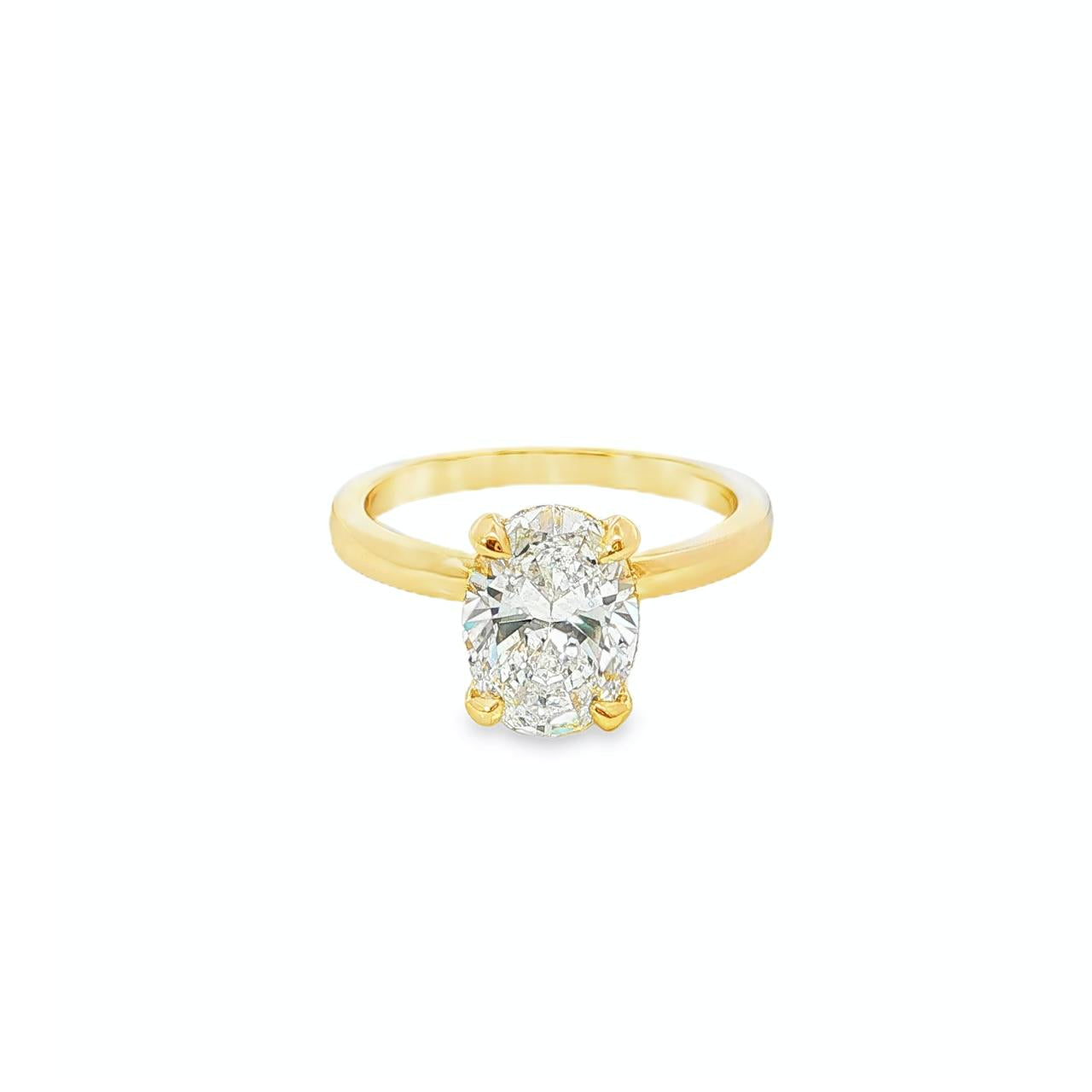 18ct yellow gold oval diamond ring with 2.00ct centre diamond and accent diamonds