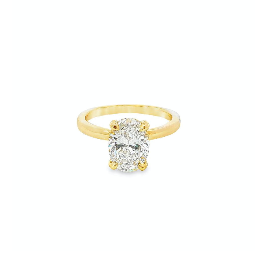 18ct yellow gold oval diamond ring with 2.00ct centre diamond and accent diamonds