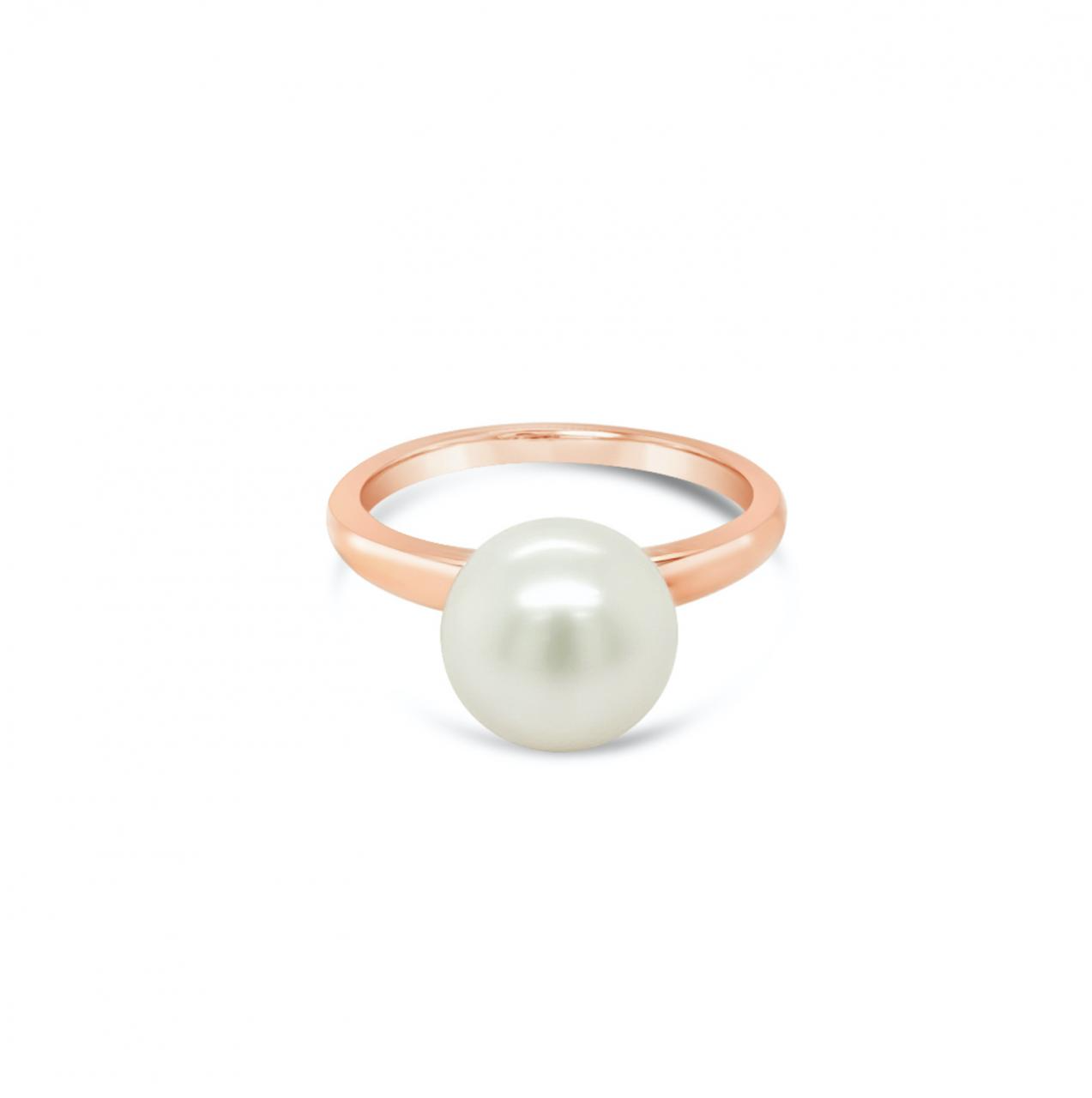 18ct rose gold ring with a 9.6mm South Sea pearl.