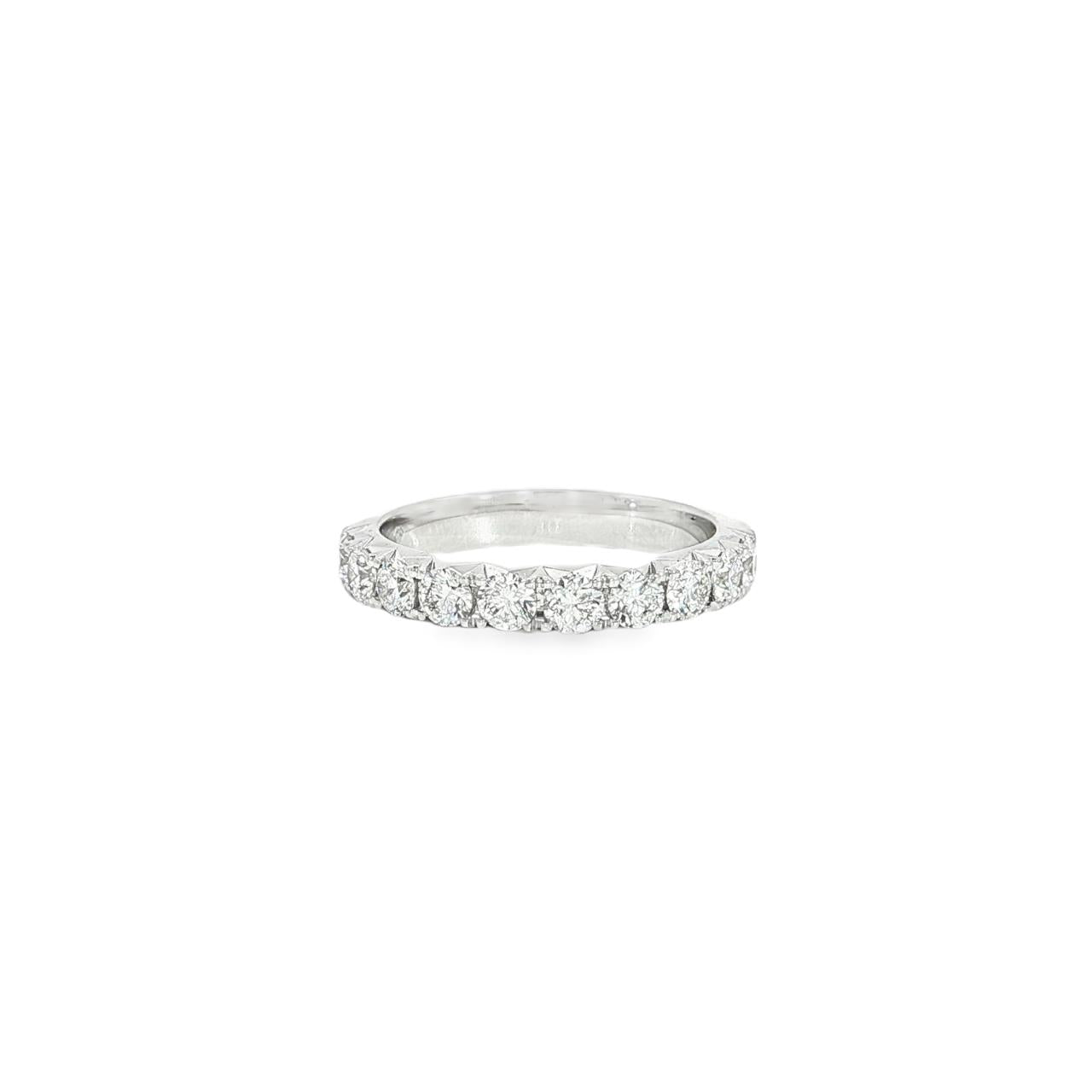 18ct white gold diamond fishtail row ring with round brilliant cut diamonds.