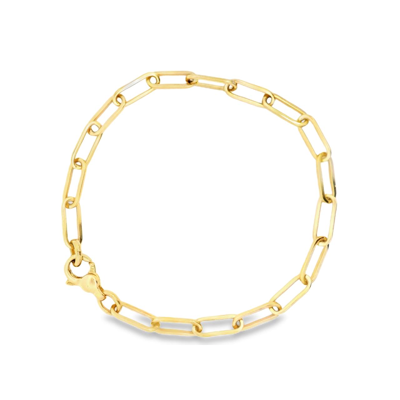 9ct yellow gold bracelet featuring 11 x 4.5mm oblong oval paperclip links and a fancy clasp with a polished finish.