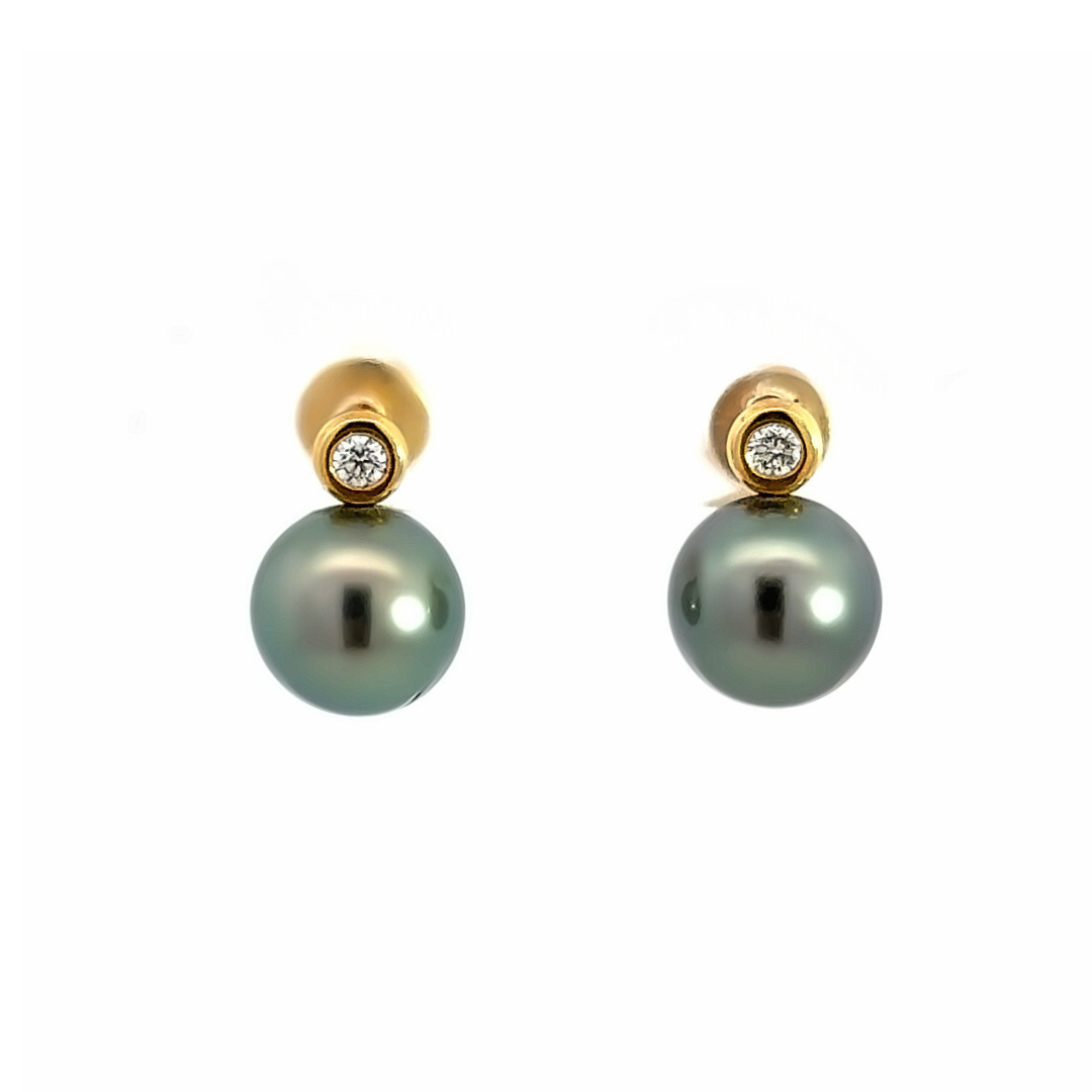 18ct yellow gold stud earrings with 9mm Tahitian pearls and bezel-set diamonds.